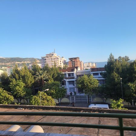 Alex Apartment Вльора Екстер'єр фото