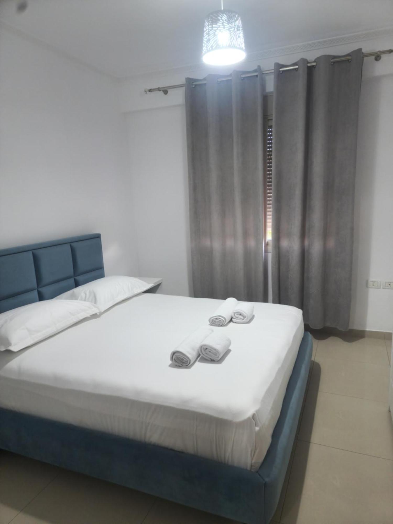 Alex Apartment Вльора Екстер'єр фото